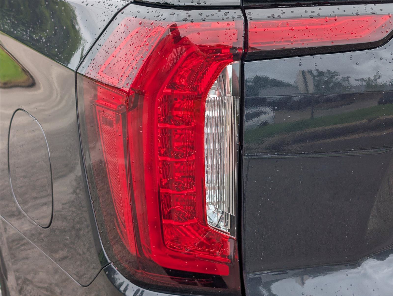 2024 GMC Yukon SLE - Photo 10