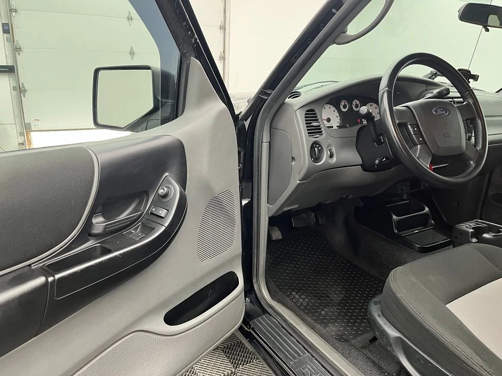 Used 2010  Ford XLT image 14