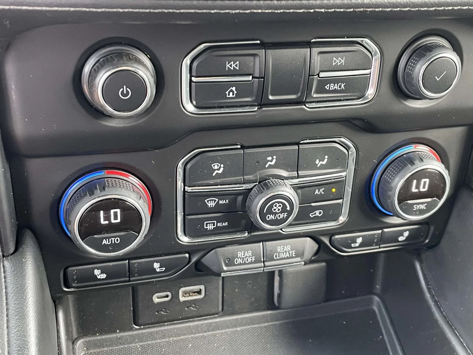 2022 Chevrolet Tahoe Z71 - Photo 25