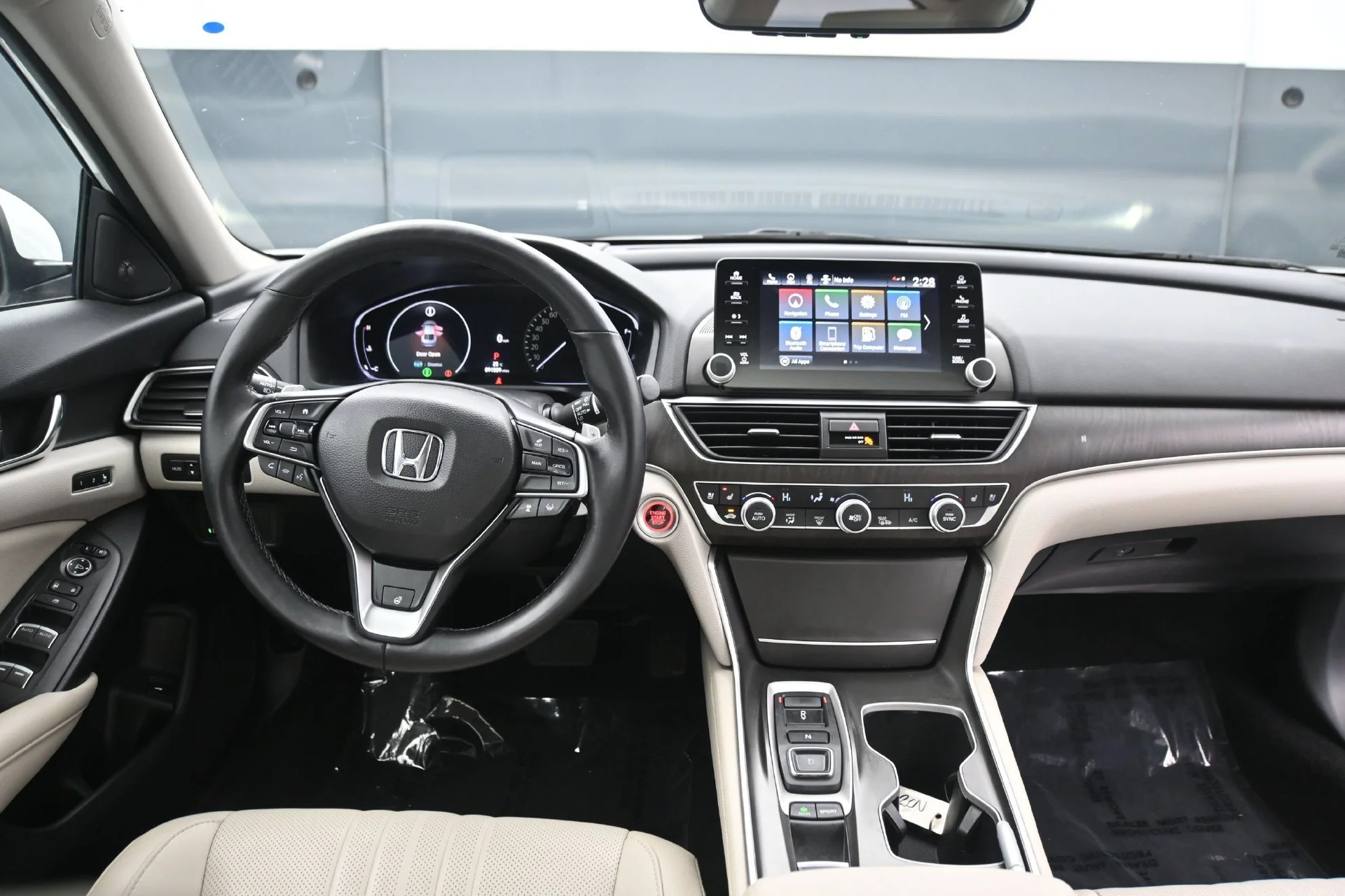 Used 2019 White Honda Touring 2.0T Auto image 16