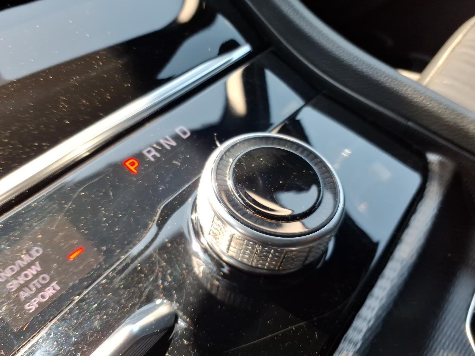 Used 2025 Diamond Black Crystal Pearlcoat Jeep Limited image 8