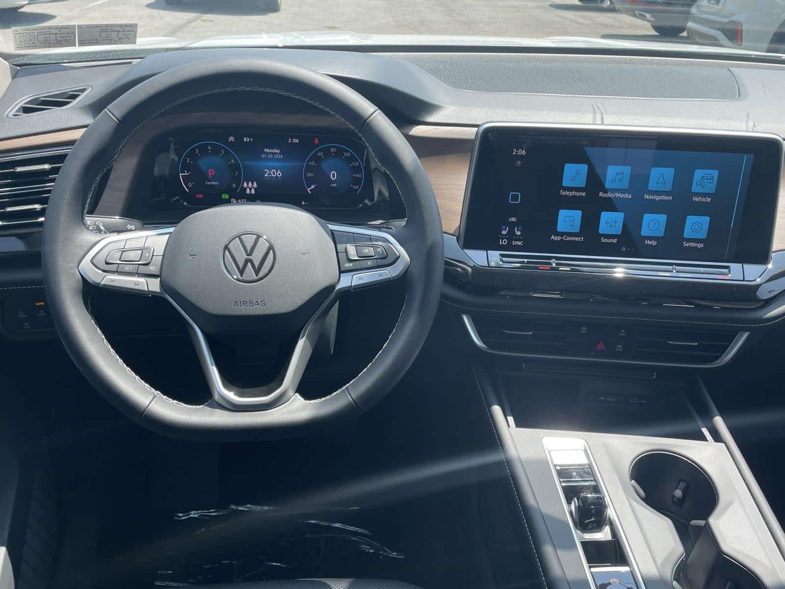 New 2026 Opal White Pearl Volkswagen 2.0T SE image 2