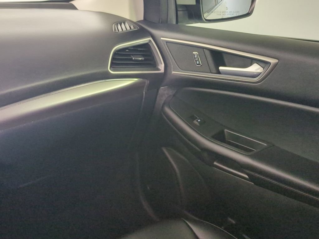 Used 2022 White Ford SEL image 20