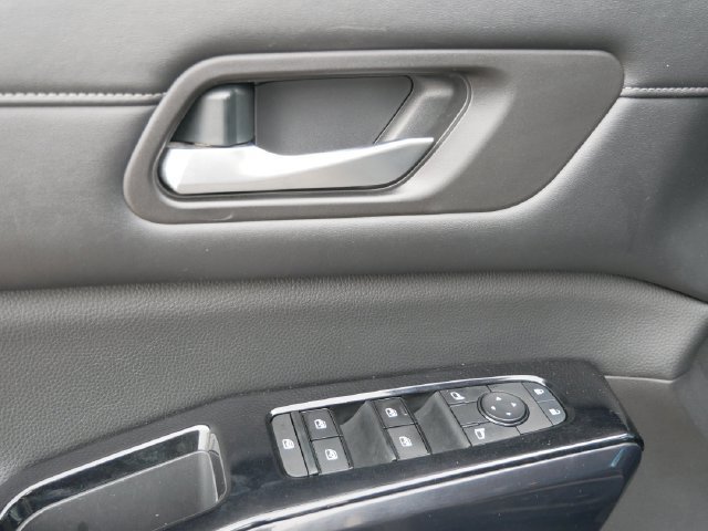Used 2022 Black Nissan SV image 12