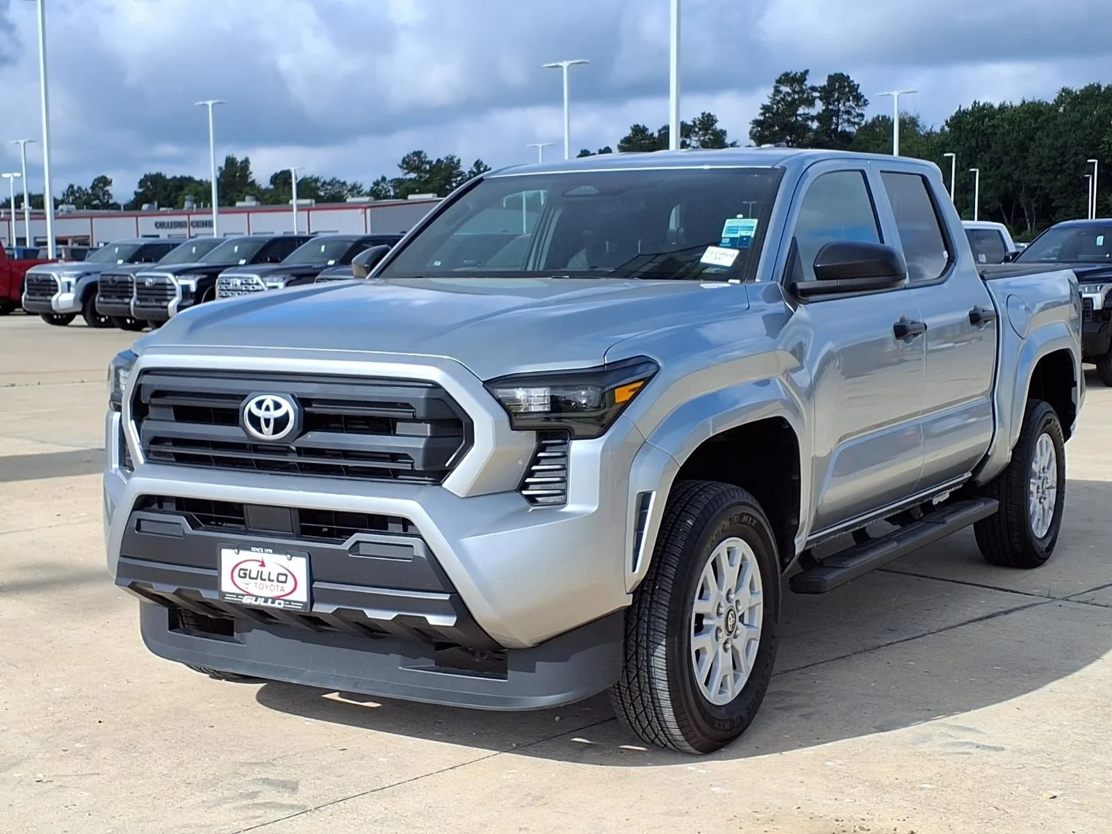 Certified Used 2025 Silver Toyota SR image 3