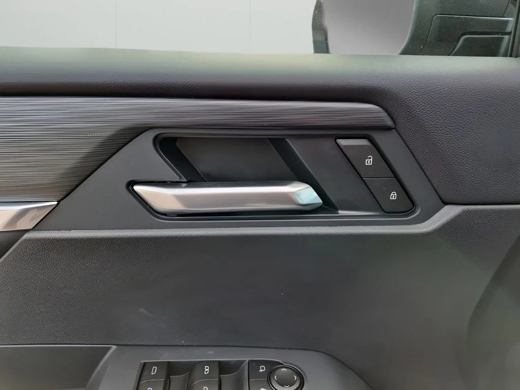 New 2026 Sterling Metallic GMC Elevation image 30