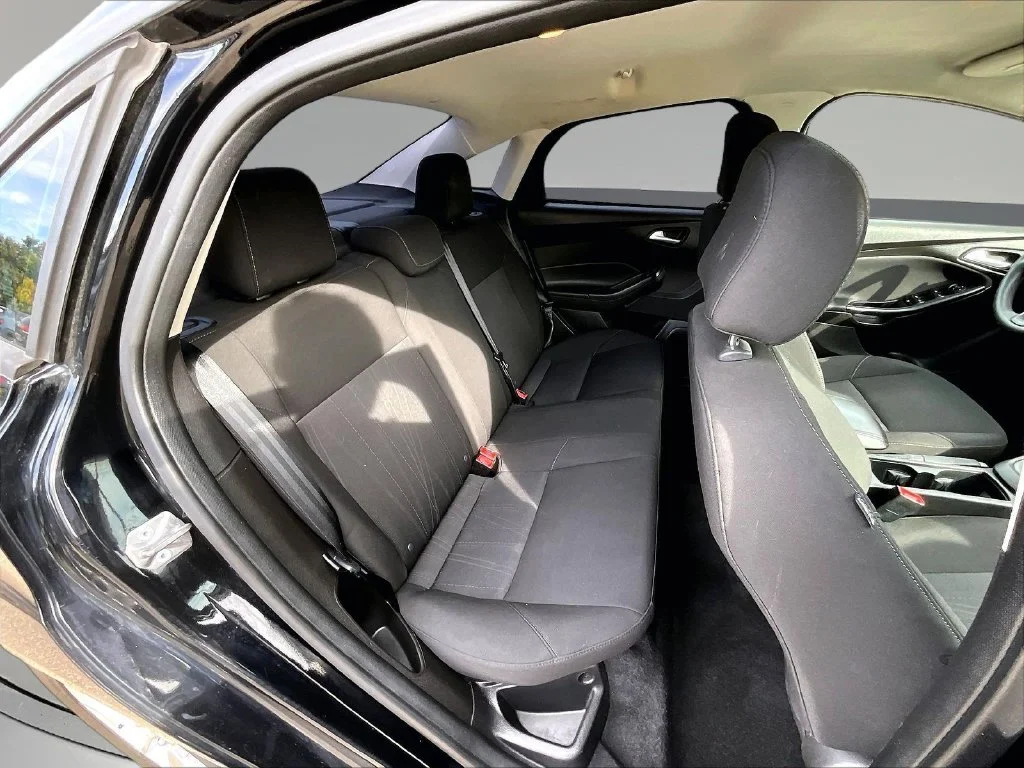 Used 2016 Black Ford SE image 29