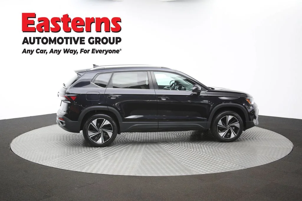 Used 2025 Black Volkswagen 1.5T SE image 44