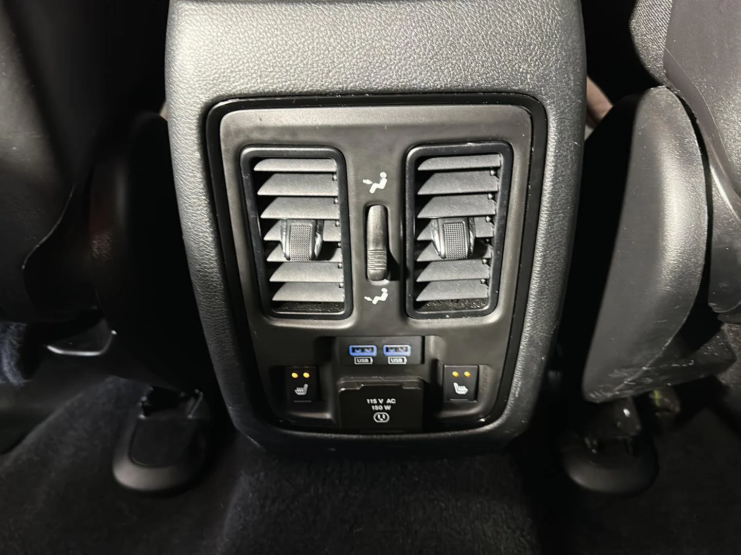 Used 2025 Vapour Grey Dodge R/T image 30