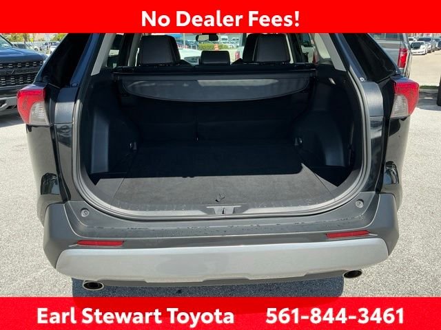 Used 2024  Toyota Adventure image 12