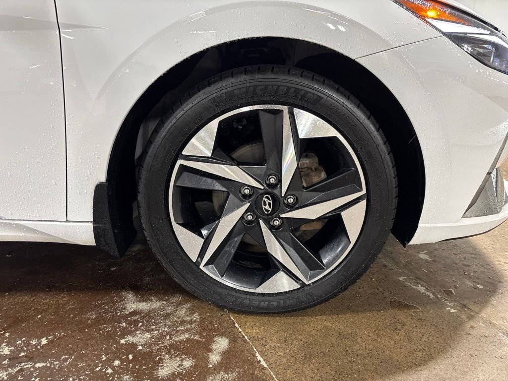 Used 2023 White Hyundai Limited image 19