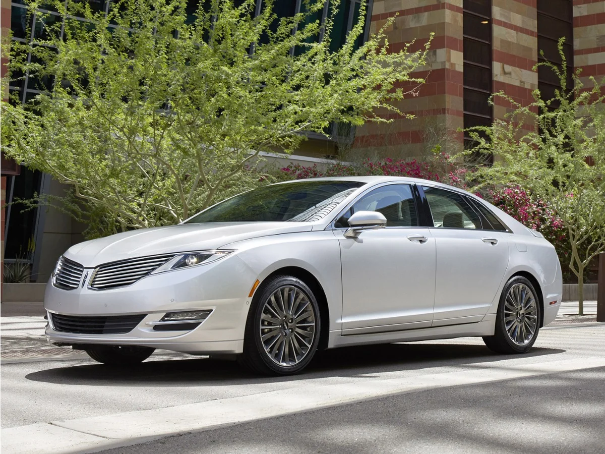 Used 2016  Lincoln Base image 1