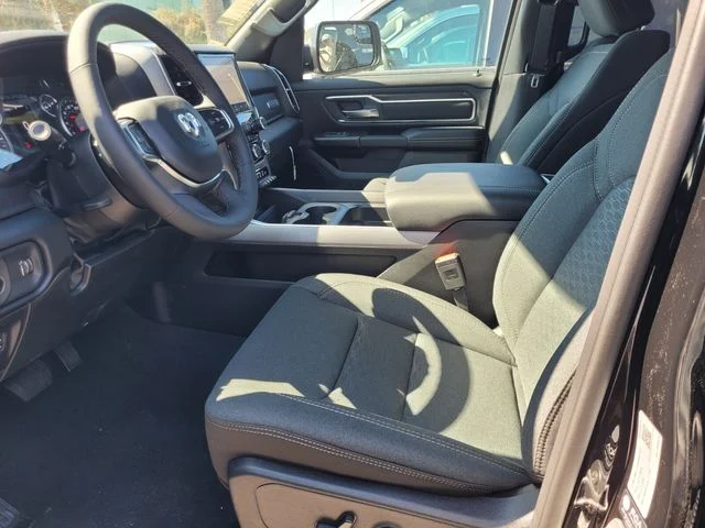 New 2026 Diamond Black Crystal Pearl-Coat Exterior Paint RAM Big Horn/Lone Star image 5