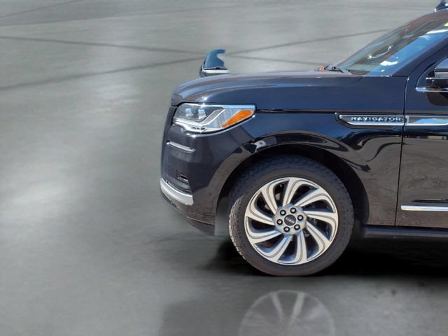 Used 2022 Black Lincoln Reserve L image 25