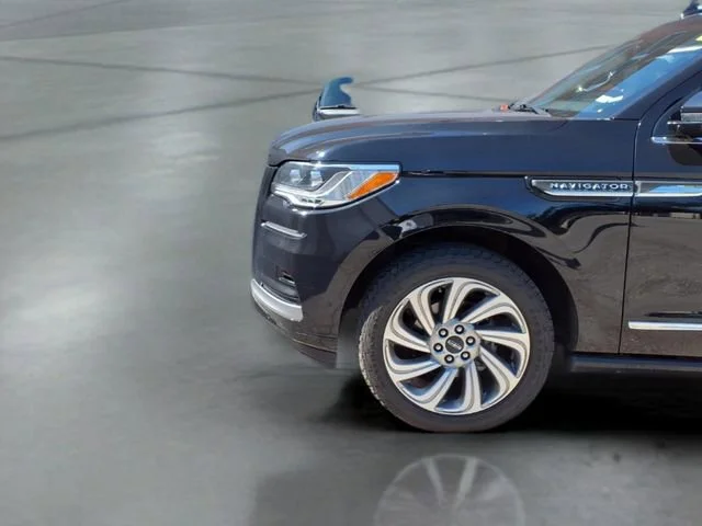Used 2022 Black Lincoln Reserve L image 25