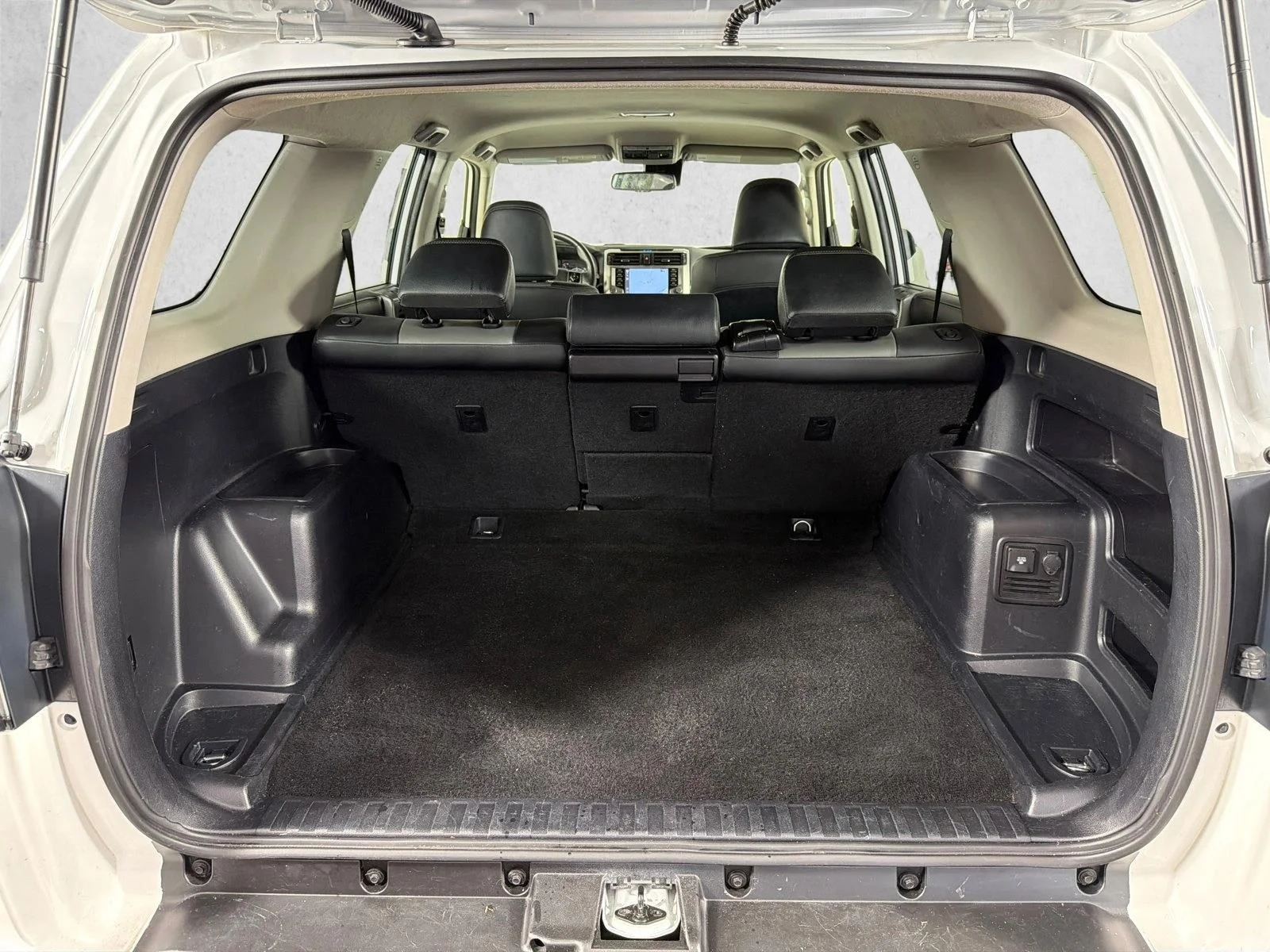 Used 2024 White Toyota SR5 Premium image 19