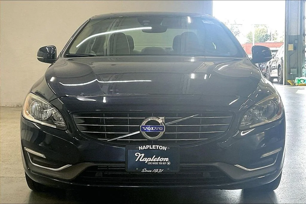 Used 2015 Blue Volvo T5 Premier image 2