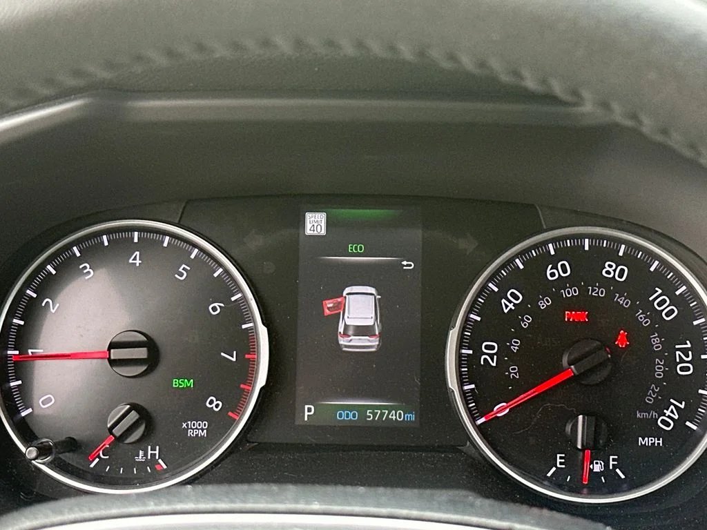 Used 2021 Gray Toyota XLE Premium image 15
