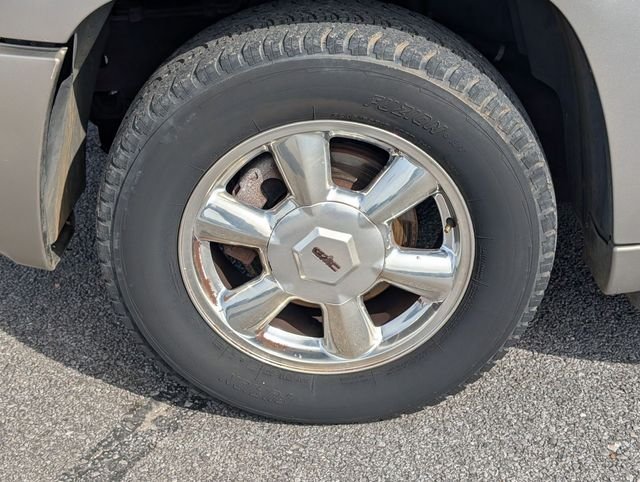 Used 2002 Gray GMC SLT image 9