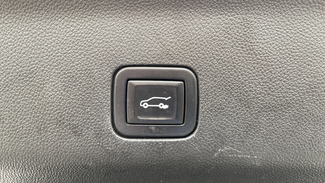 Used 2021 Gray GMC Denali image 32