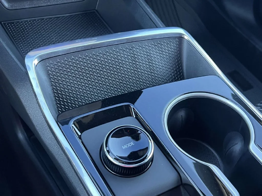 2027 Chevrolet Equinox LT - Photo 18