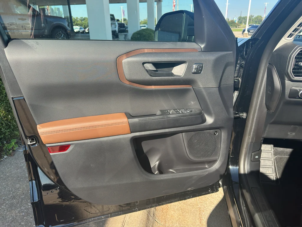 New 2026 Shadow Black Ford Outer Banks® image 10