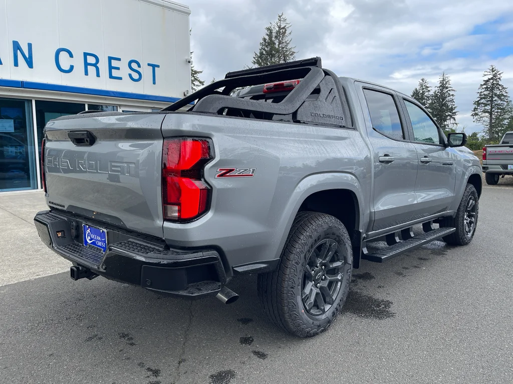 2025 Chevrolet Colorado Z71 - Photo 11