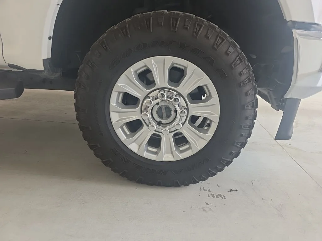 Used 2021 Oxford White Ford XLT image 28