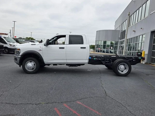 New 2026 Bright White Clear-Coat Exterior Paint RAM Tradesman image 5