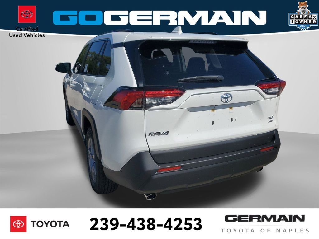 Used 2025 White Toyota XLE image 9