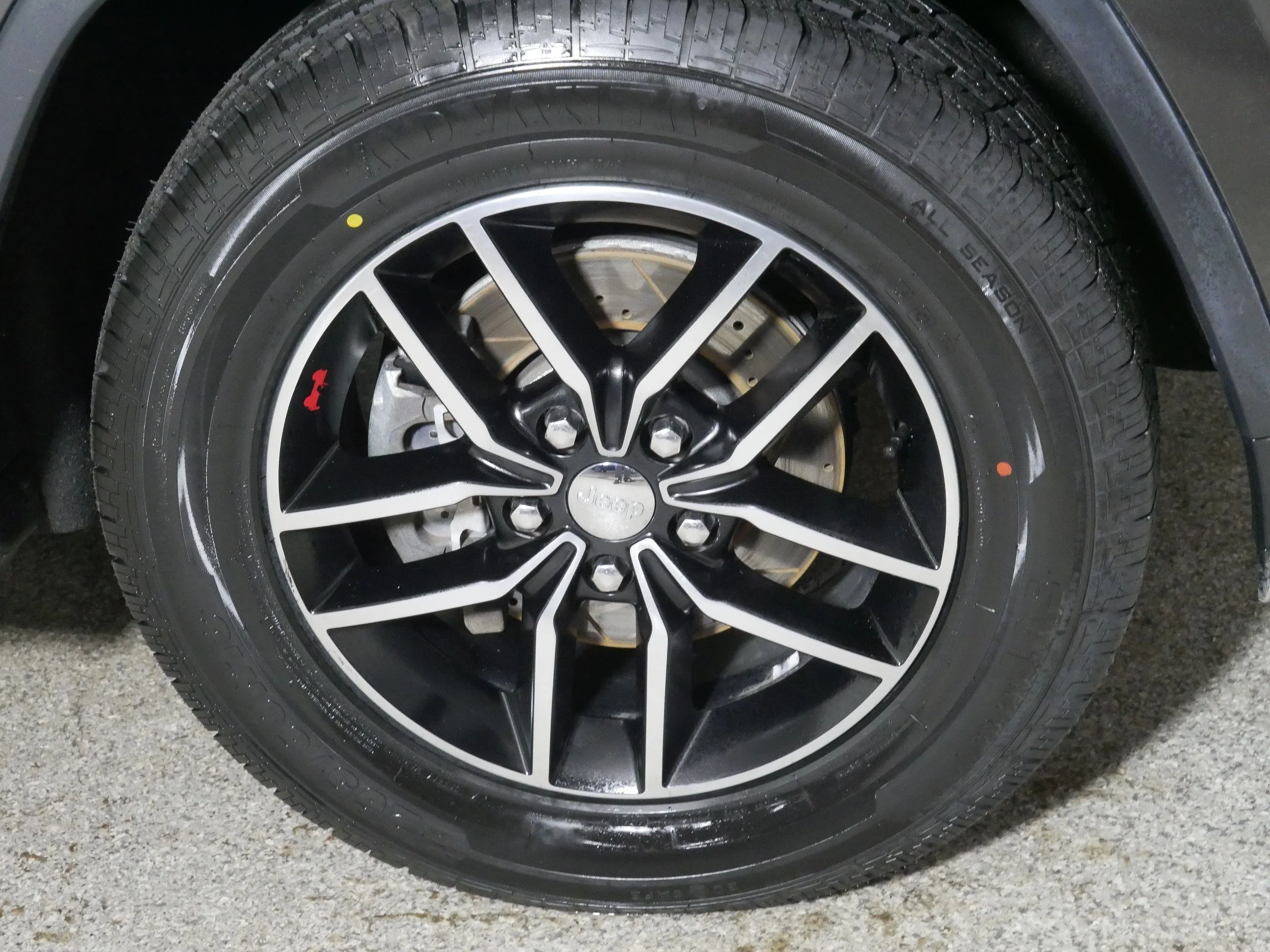 Used 2018 Granite Crystal Metallic Clearcoat Jeep Trailhawk image 15