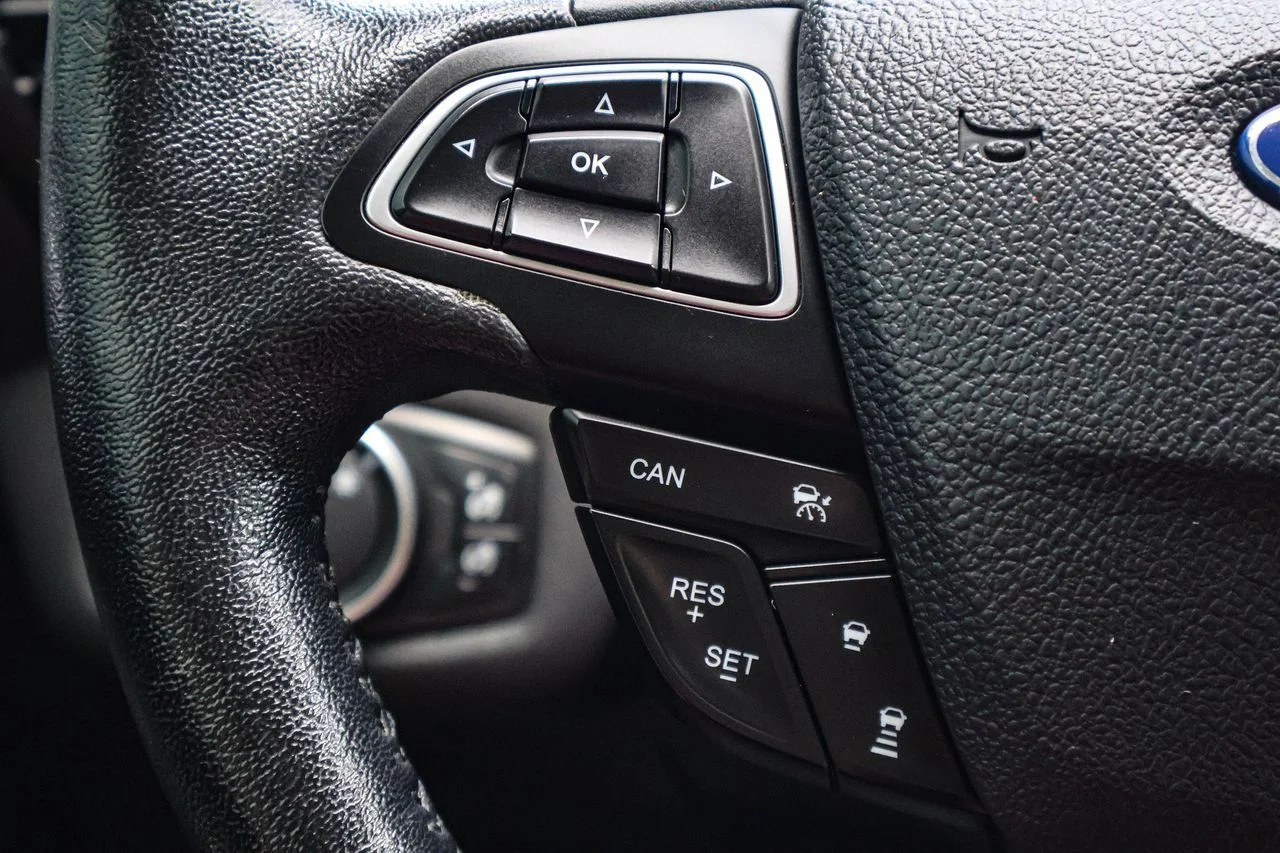 Used 2018 Magnetic Ford Titanium image 24