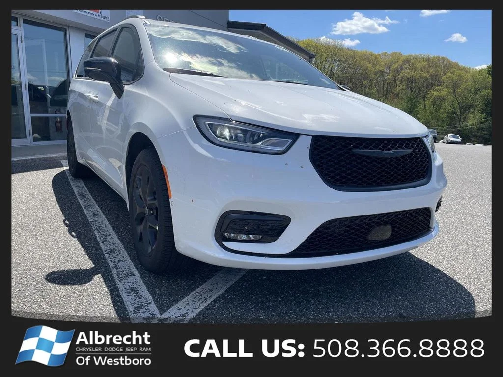 New 2026 Bright White Clear-Coat Exterior Paint Chrysler Select image 7