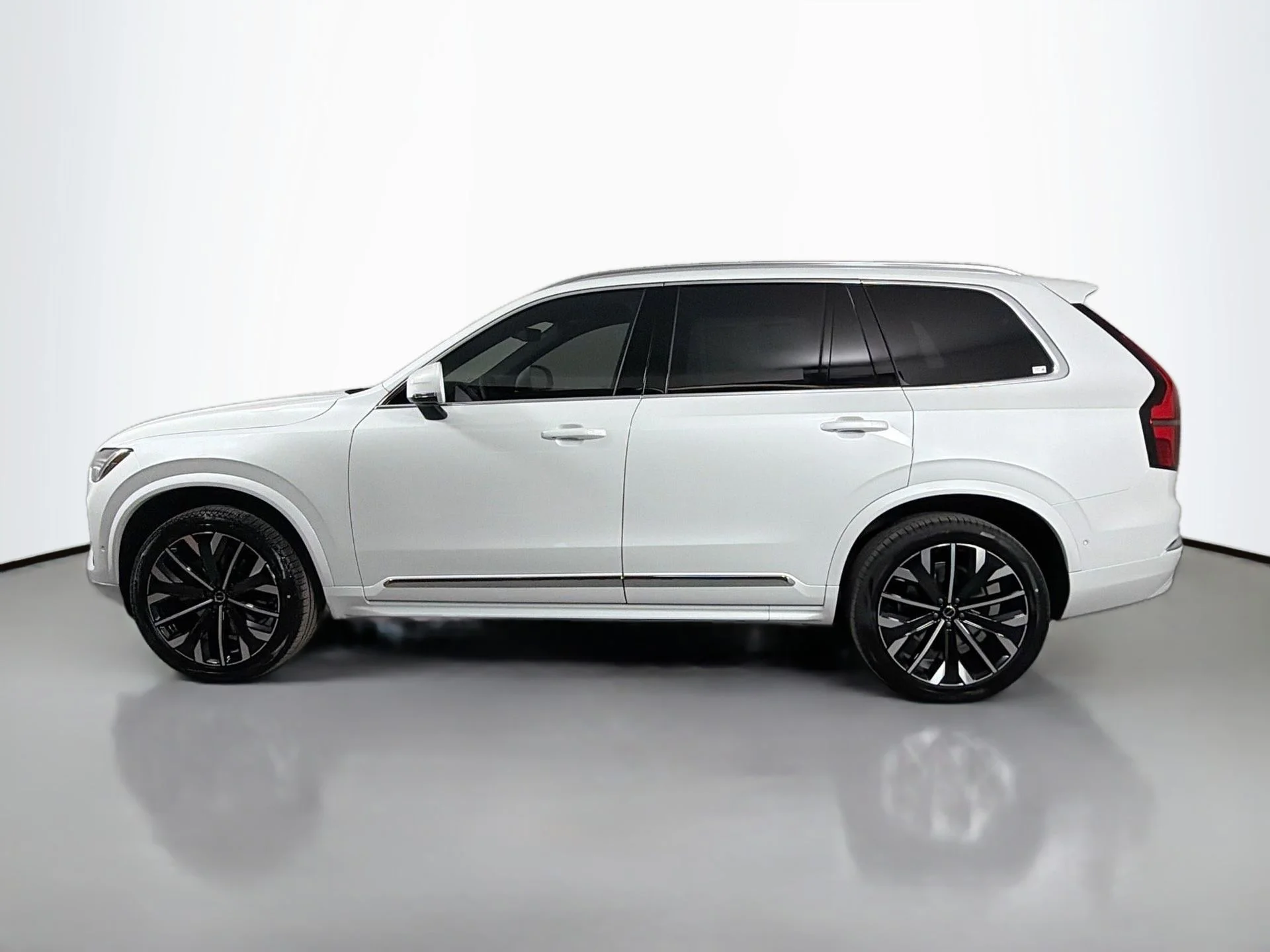 New 2026 Crystal White Volvo Ultra image 8