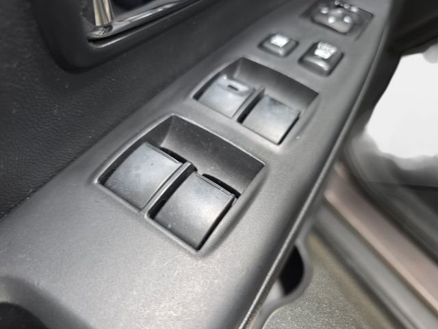 Used 2016 Black Mitsubishi ES image 24