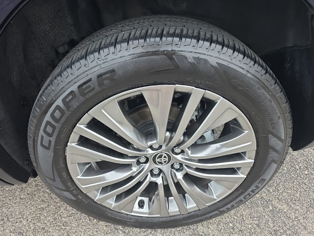 Certified Used 2023  Toyota Limited image 8