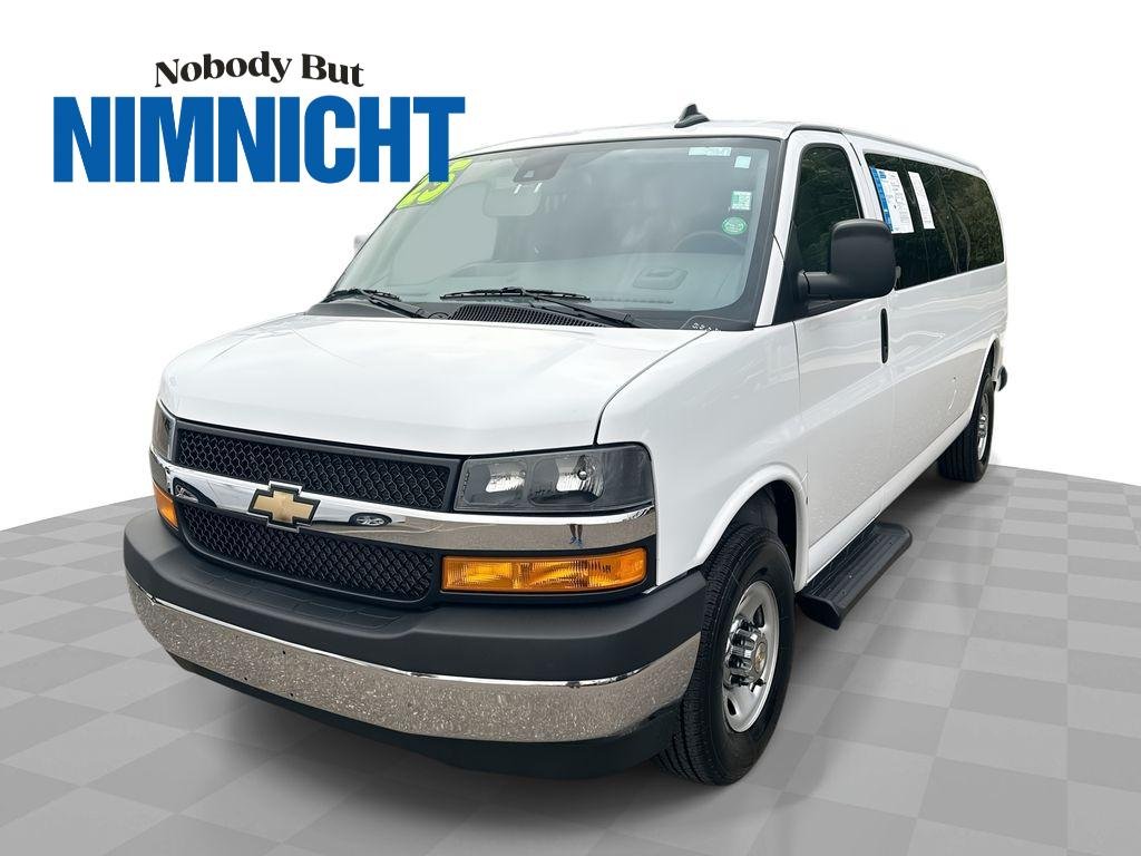 2025 Chevrolet Express 3500 LT Extended's photo