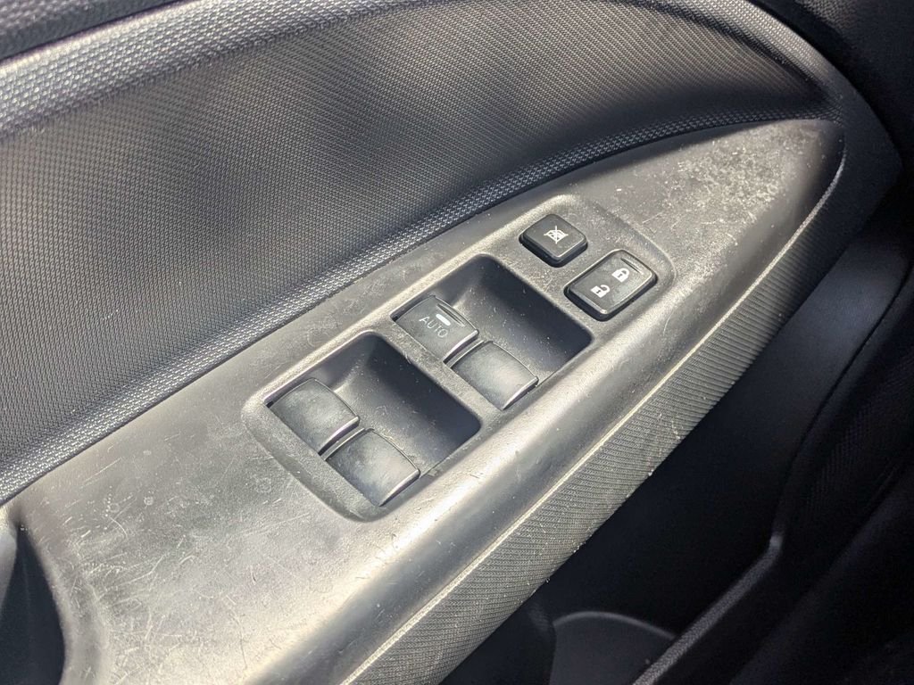 Used 2020 Black Mitsubishi ES image 21