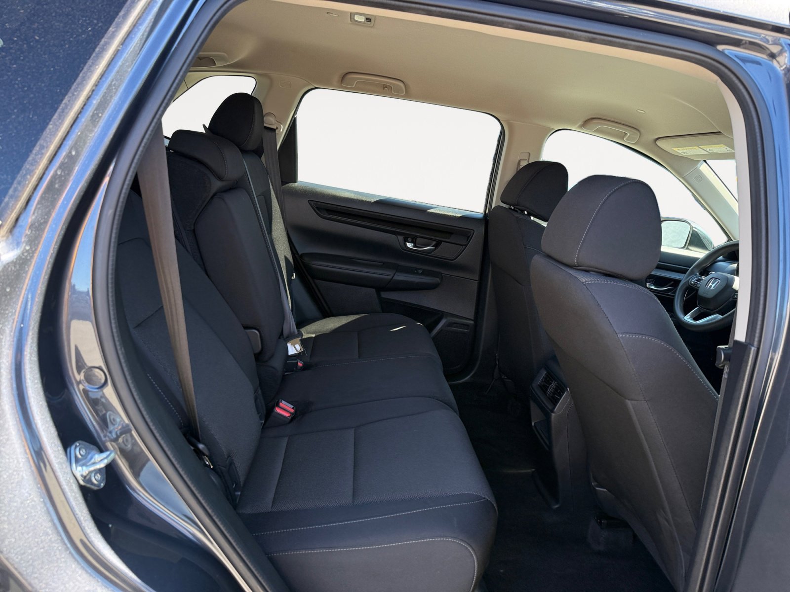 Used 2025 Meteorite Gray Metallic Honda LX image 18