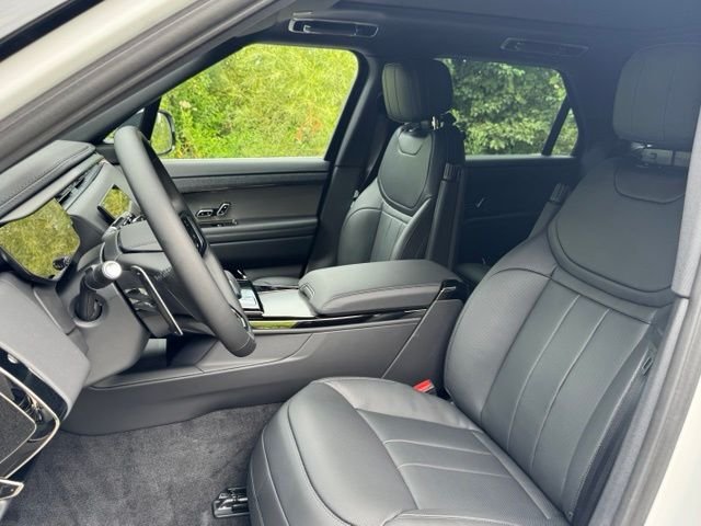 New 2026 Fuji White Land Rover SE image 10