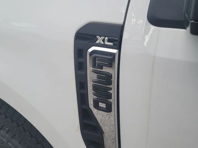 New 2026 Oxford White Ford XL image 9