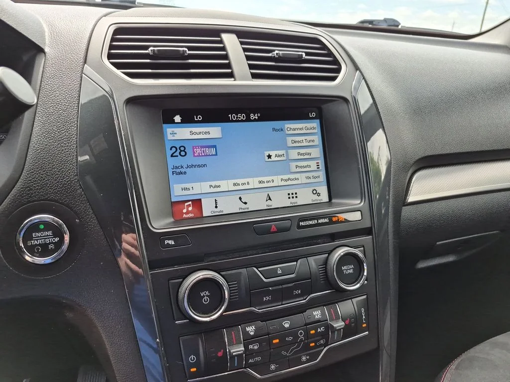 Used 2018 Gray Ford XLT image 27