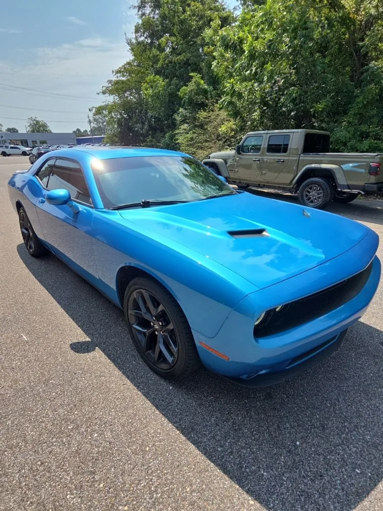 Used 2023 Blue Dodge SXT image 6