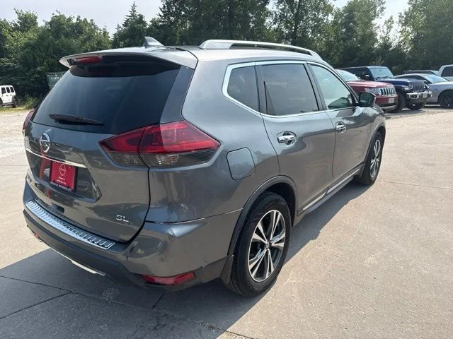 Used 2018 Gray Nissan SL image 7