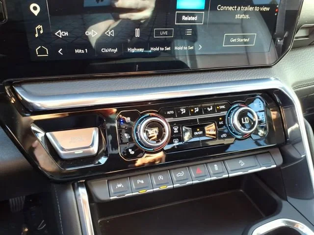 Used 2025 Onyx Black GMC Denali image 21