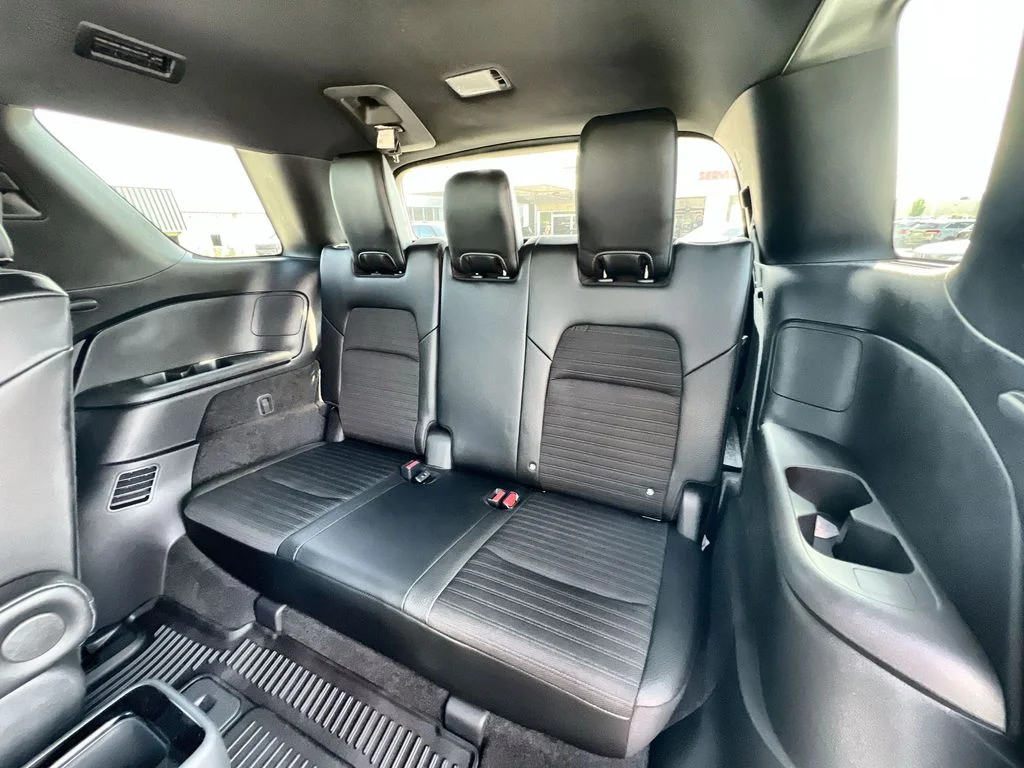 Used 2023 White Nissan Rock Creek image 23