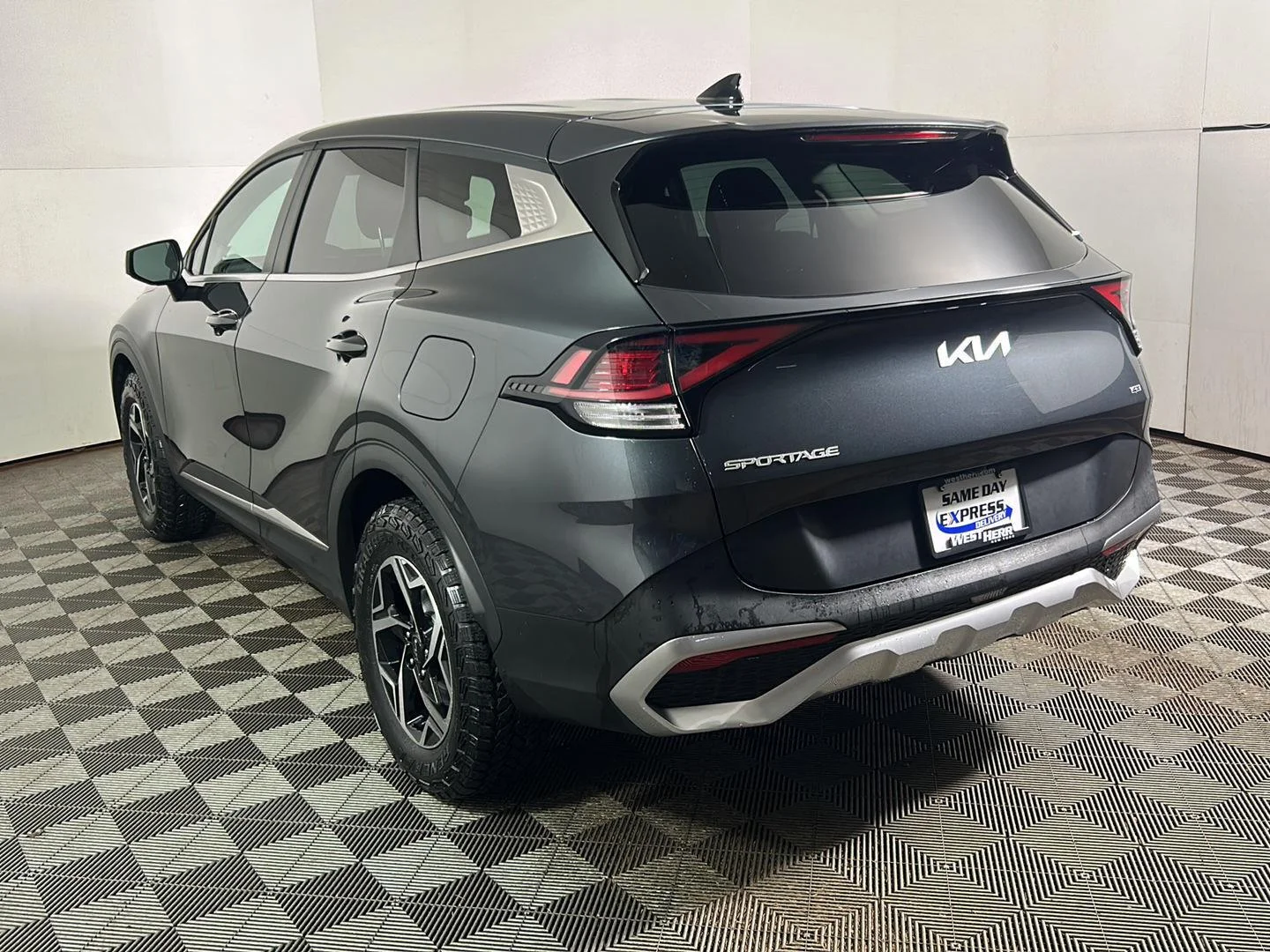 Used 2024 Gravity Gray Kia LX image 9