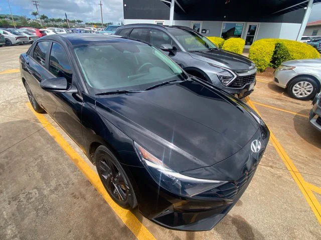 Used 2022 Black Hyundai SEL image 2