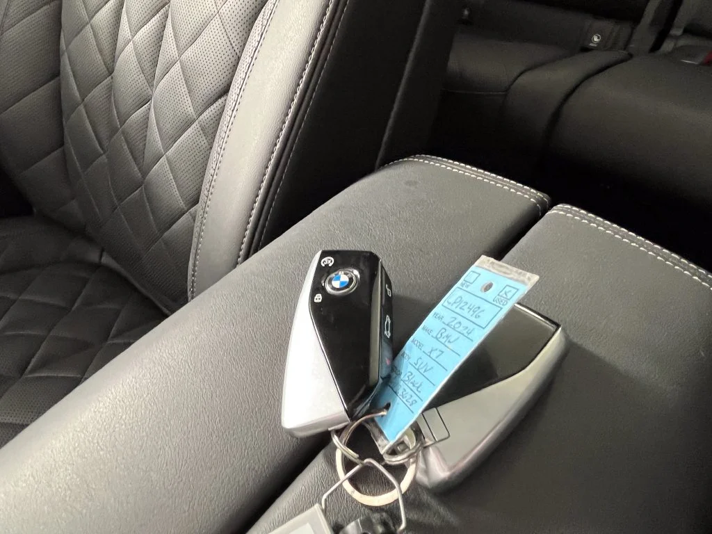 Used 2024 Black Sapphire Metallic BMW xDrive40i image 32