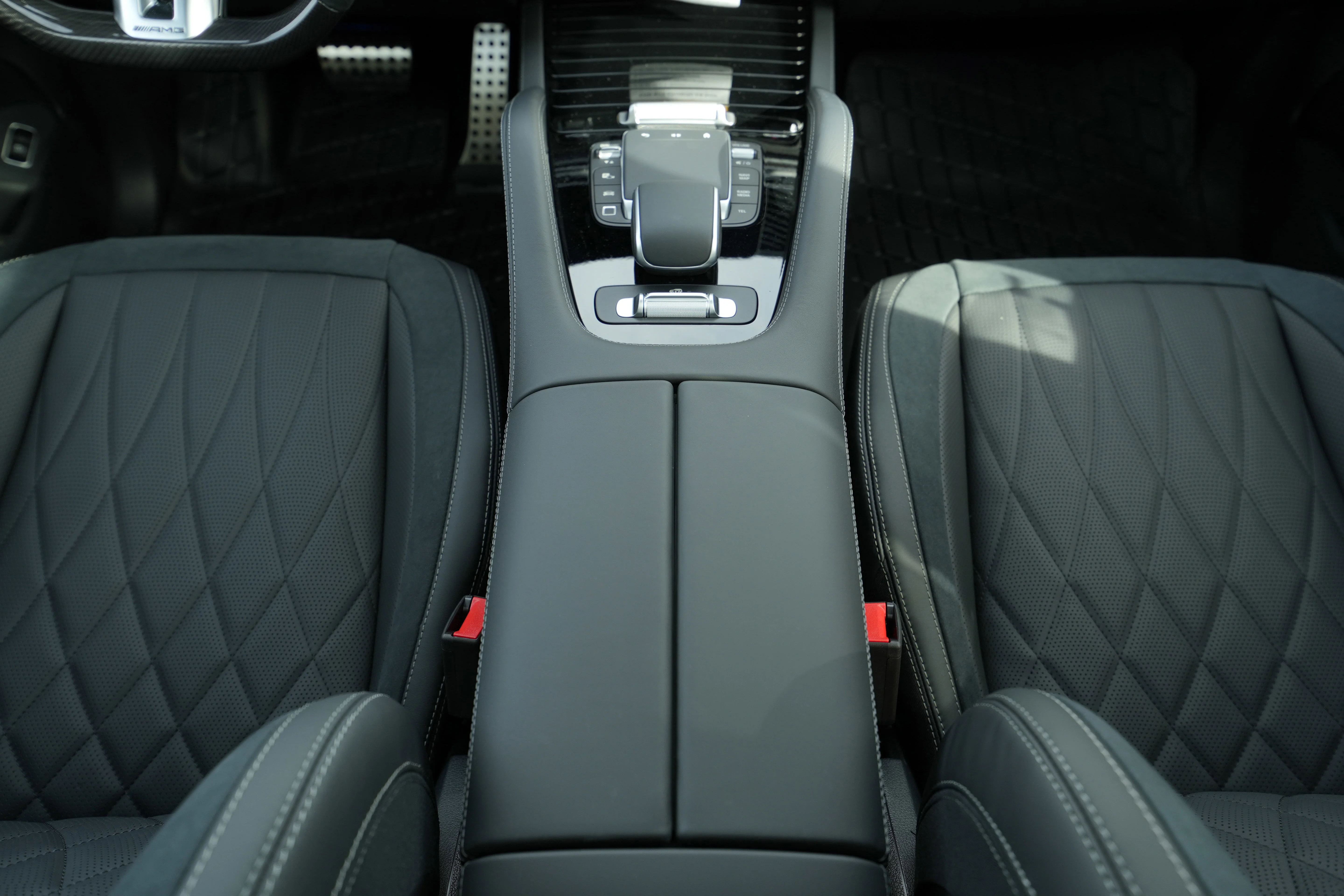 New 2026 MANUFAKTUR Alpine Grey Mercedes-Benz AMG® GLE 63 S image 36